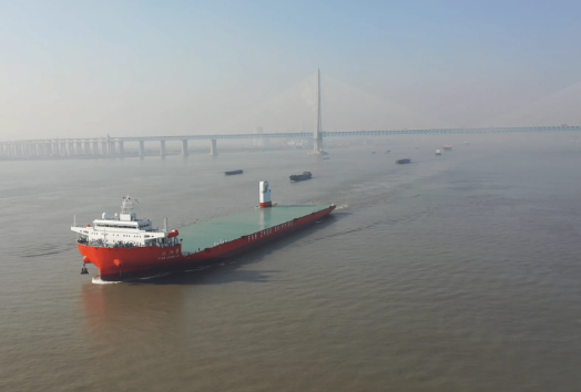 58405噸！全球載重能力大自航甲板船完成試航