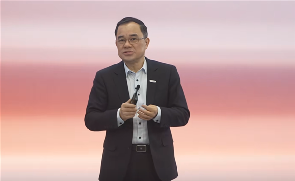 長安汽車董事長朱華榮：2024年被小米雷軍上了一課