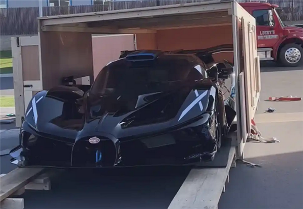 起售價(jià)近3000萬(wàn)！布加迪全新超跑開(kāi)啟交付 全球僅有40臺(tái)