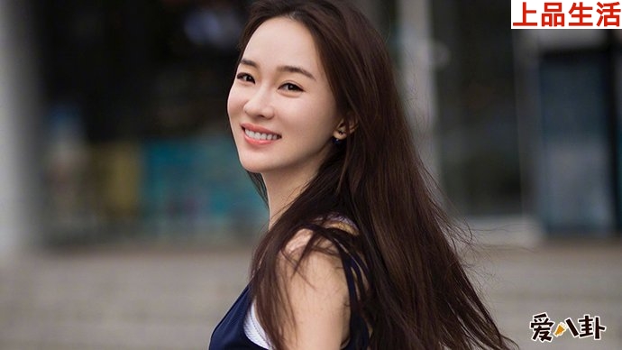 霍思燕舒暢長(zhǎng)得極為相識(shí)似姐妹