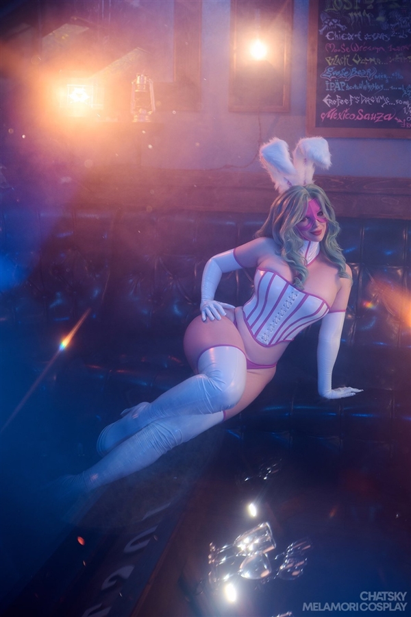 《X戰(zhàn)警》鳳凰女Cos美圖欣賞：穿膠完美展示好身材