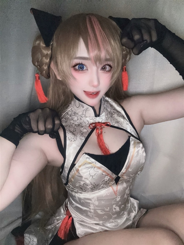 韓國美女Cos《海賊王》女帝圖賞 完美身材