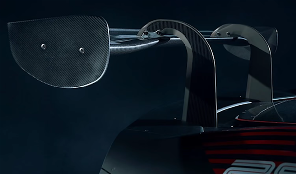 看完小米SU7 Ultra的實(shí)車(chē)：我覺(jué)得賣(mài)80萬(wàn)真不算貴