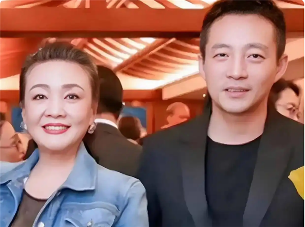 張?zhí)m汪小菲抖音賬號(hào)被封后  麻六記直播間遍地開(kāi)花刷屏