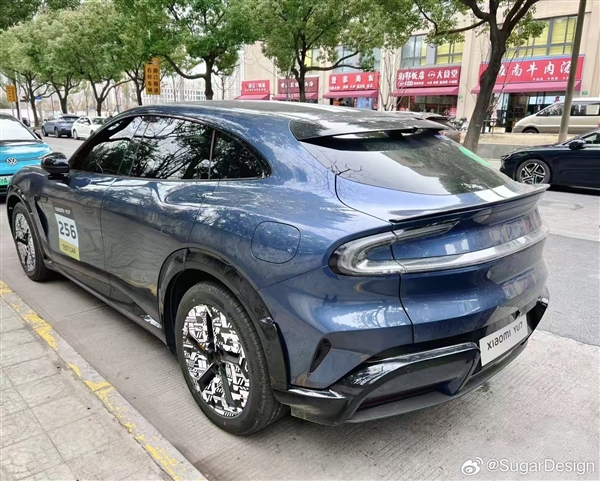 小米YU7迄今近距離實(shí)拍照曝光：各種細(xì)節(jié)全有了