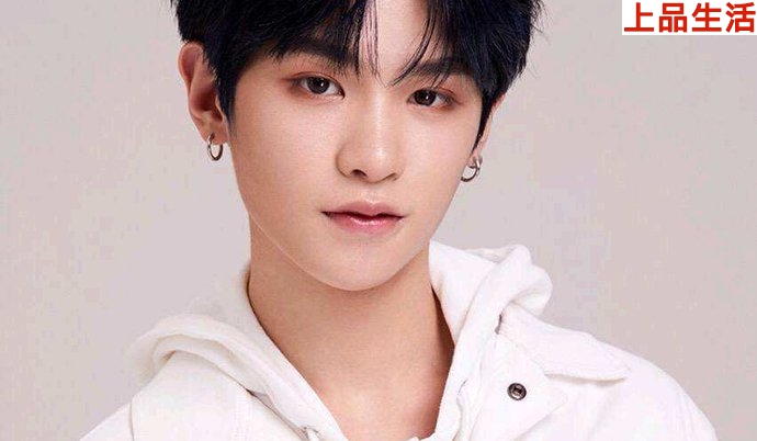 黃明昊的個(gè)人資料