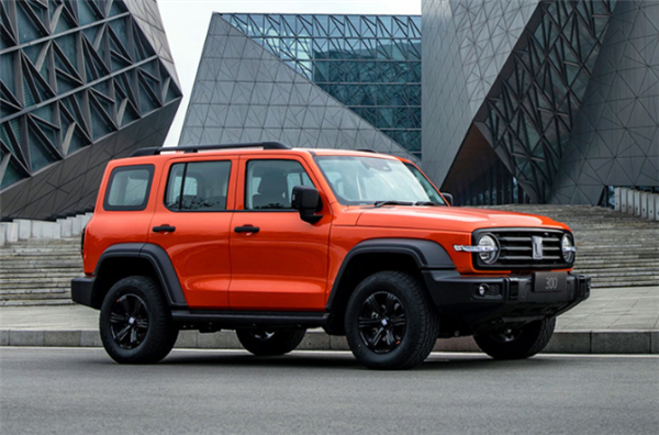 國(guó)產(chǎn)硬派越野扛把子！新款坦克300內(nèi)飾曝光：懸浮大屏、懷擋上車