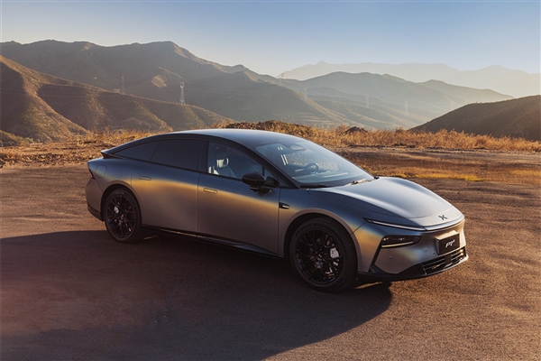 周鴻祎曝何小鵬開車技術(shù)不好：堵在大山子 后靠智駕才開出去