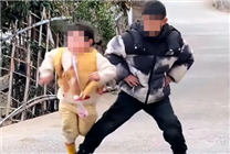 兩千萬粉絲小網(wǎng)紅母親回應(yīng)擺拍質(zhì)疑：若真為賺錢會(huì)比現(xiàn)在多10倍