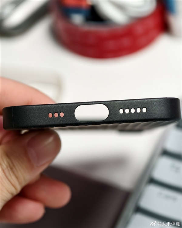 今年便宜的蘋果手機(jī)！iPhone SE 4保護(hù)殼現(xiàn)身