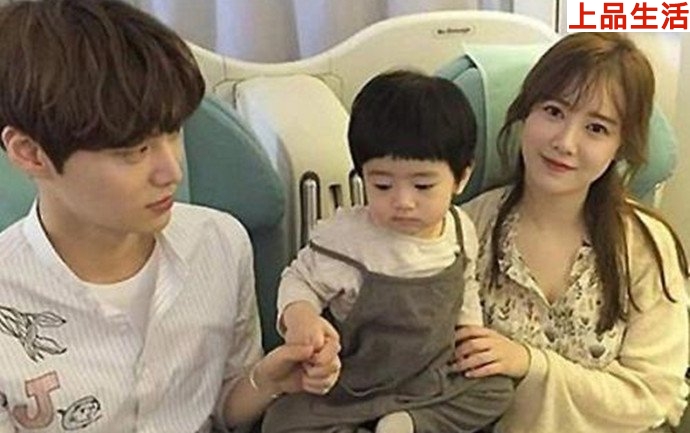 具惠善一家三口照