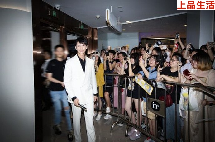 小哥張起靈在活動現(xiàn)場