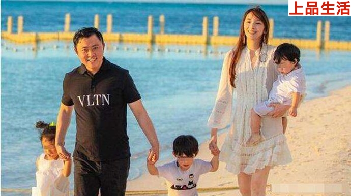 吳佩慈與男友紀(jì)曉波未婚生四個(gè)孩！為何會被嘲無名無分！