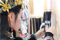 義烏老板利用DeepSeek賣空小商品：自己只需喊一二三四五