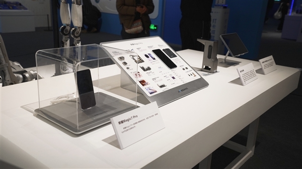 首款A(yù)I智能體手機(jī)！榮耀Magic7 Pro入駐國(guó)家博物館