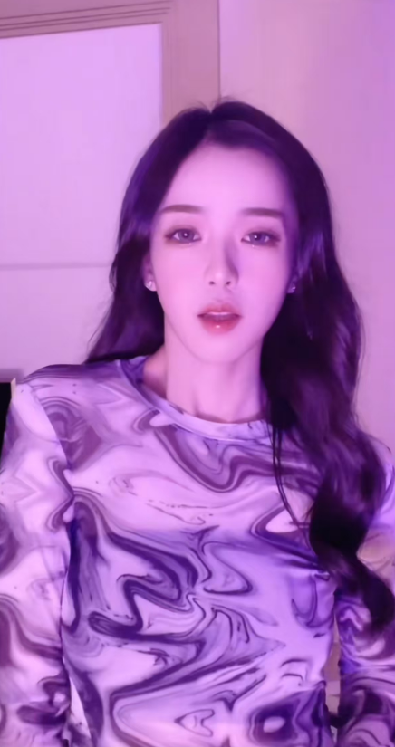 百萬(wàn)粉絲女網(wǎng)紅特蕾莎迅猛龍考研過(guò)線：我這么笨都可以 你們也行