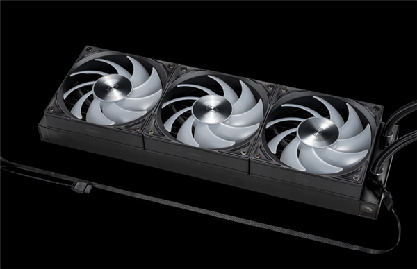 超頻三推出北境GT360一體式水冷：3.5寸屏幕+高轉(zhuǎn)速滾珠風(fēng)扇