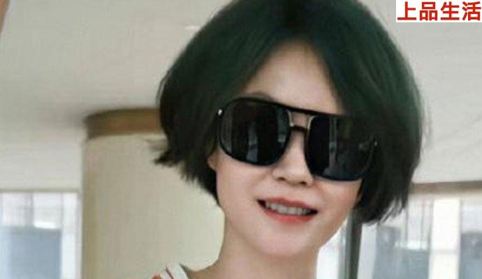 王菲染綠色頭發(fā), 與一男子合照近照曝光男子身份被扒出