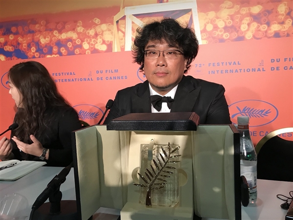 《阿諾拉》導(dǎo)演一人獨(dú)獲四項(xiàng)奧獎(jiǎng)