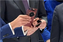 華為三折疊驚艷國(guó)王！中國(guó)手機(jī)歐洲亮劍：唯獨(dú)兩巨頭缺席