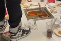 4109單顧客退款并10倍補償！海底撈小便事件門店客流銳減：大家都怕了