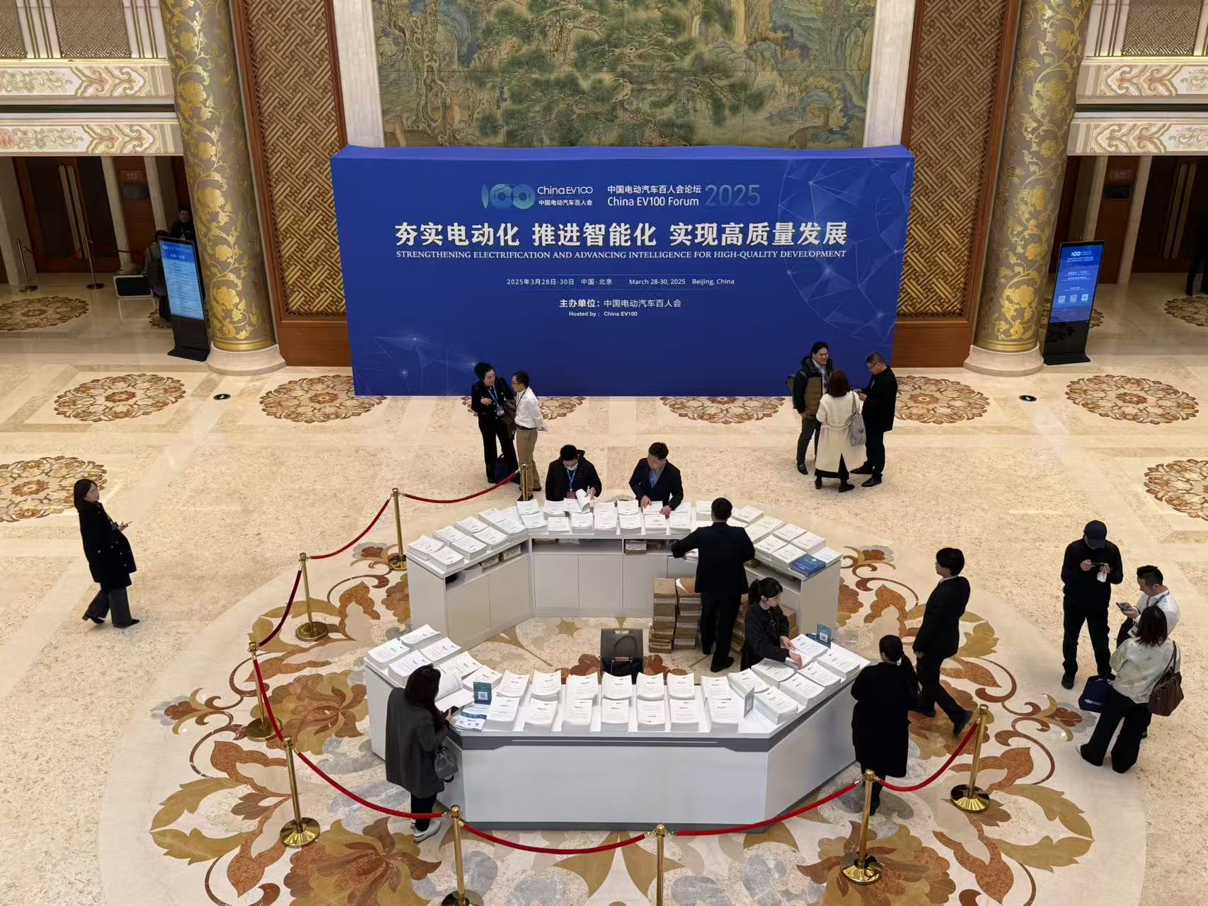 “乙方”變“戰(zhàn)友”：車企自研潮下，供應(yīng)商如何逆轉(zhuǎn)戰(zhàn)局？