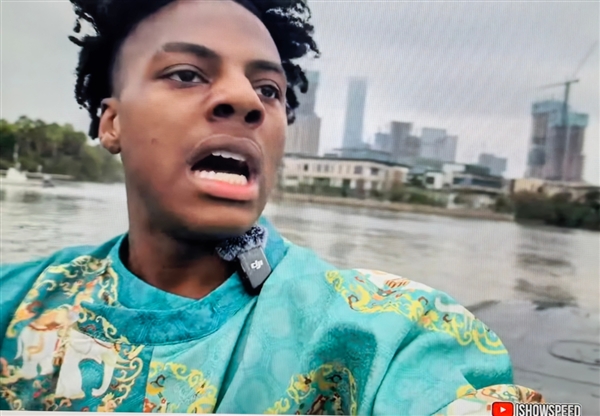 甲亢哥深圳直播體驗比亞迪仰望U8下水：滿臉害怕極了