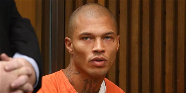 有人做網(wǎng)紅靠口才 有人做網(wǎng)紅靠坐過牢