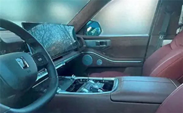 坦克700 Hi4-Z動(dòng)力首次曝光：2.0T雙電機(jī)、純電續(xù)航190km