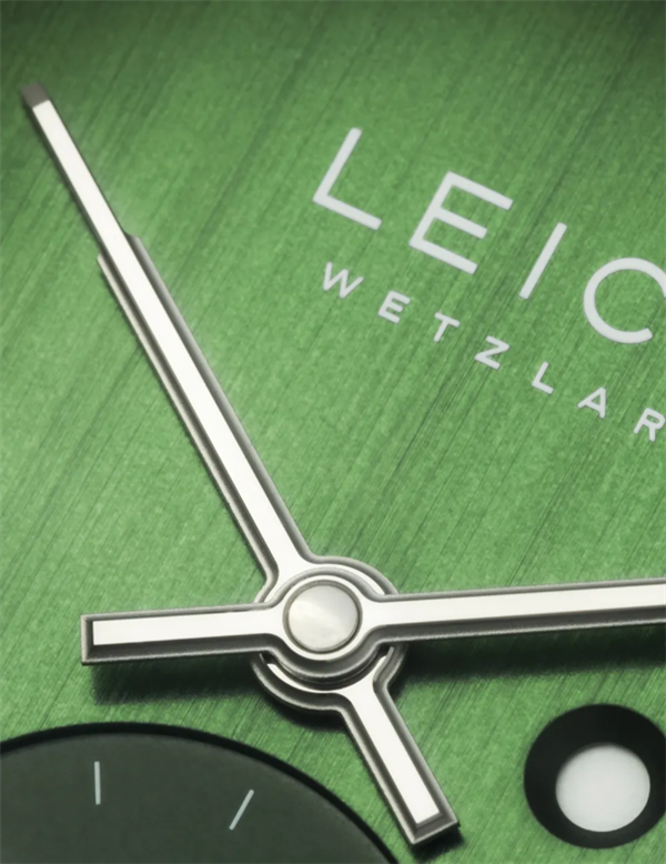 貴11萬(wàn)元！徠卡發(fā)布ZM1、ZM2都市森綠版腕表