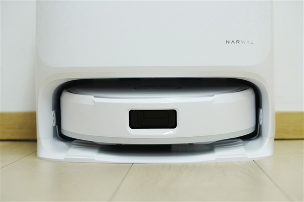 履帶式熱活水循環(huán)洗地！云鯨J6圖賞