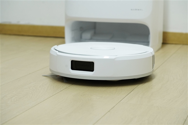 履帶式熱活水循環(huán)洗地！云鯨J6圖賞