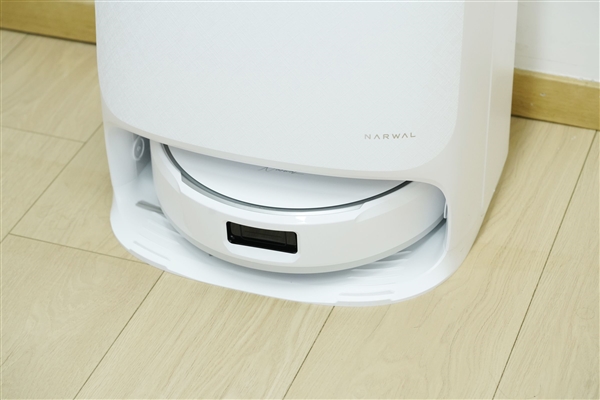 履帶式熱活水循環(huán)洗地！云鯨J6圖賞