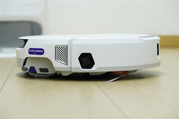 履帶式熱活水循環(huán)洗地！云鯨J6圖賞