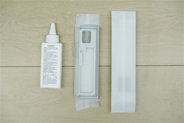 履帶式熱活水循環(huán)洗地！云鯨J6圖賞