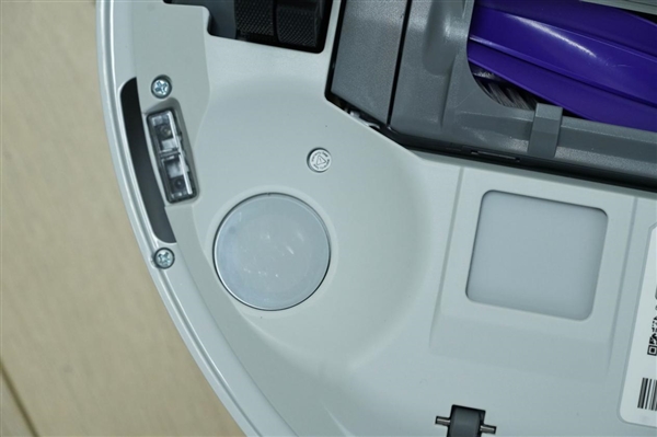 履帶式熱活水循環(huán)洗地！云鯨J6圖賞