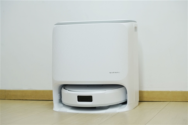 履帶式熱活水循環(huán)洗地！云鯨J6圖賞