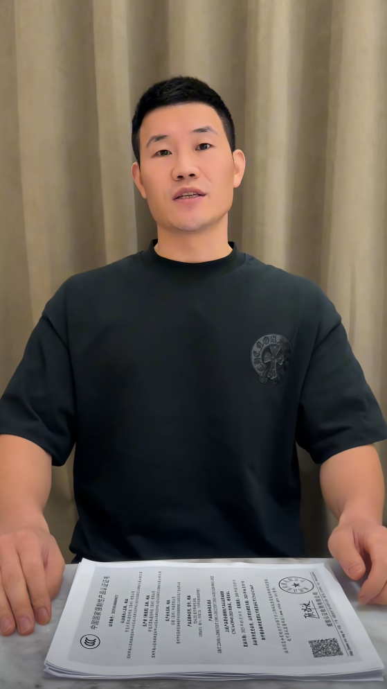 嘎子哥回應所售699元酷派手機爭議：各種資質齊全才上架